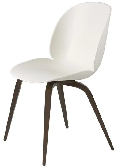 Cadeira de Jantar GUBI Beetle Base de Madeira Carvalho Fumado Mate/Branco Alabastro